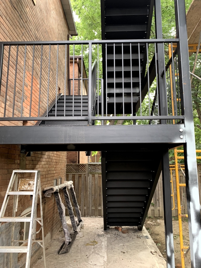 Steel Staircase: Installation Cost, Styles, Pros & Cons
