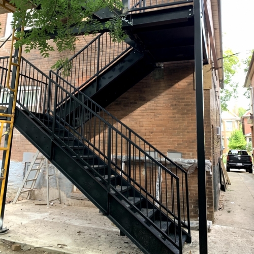 Why Steel Staircase Is the Perfect Choice for Outdoor Applications